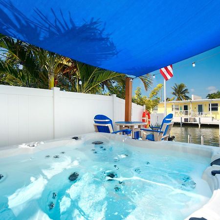 Casa Blue Pelican. Маратон Екстер'єр фото